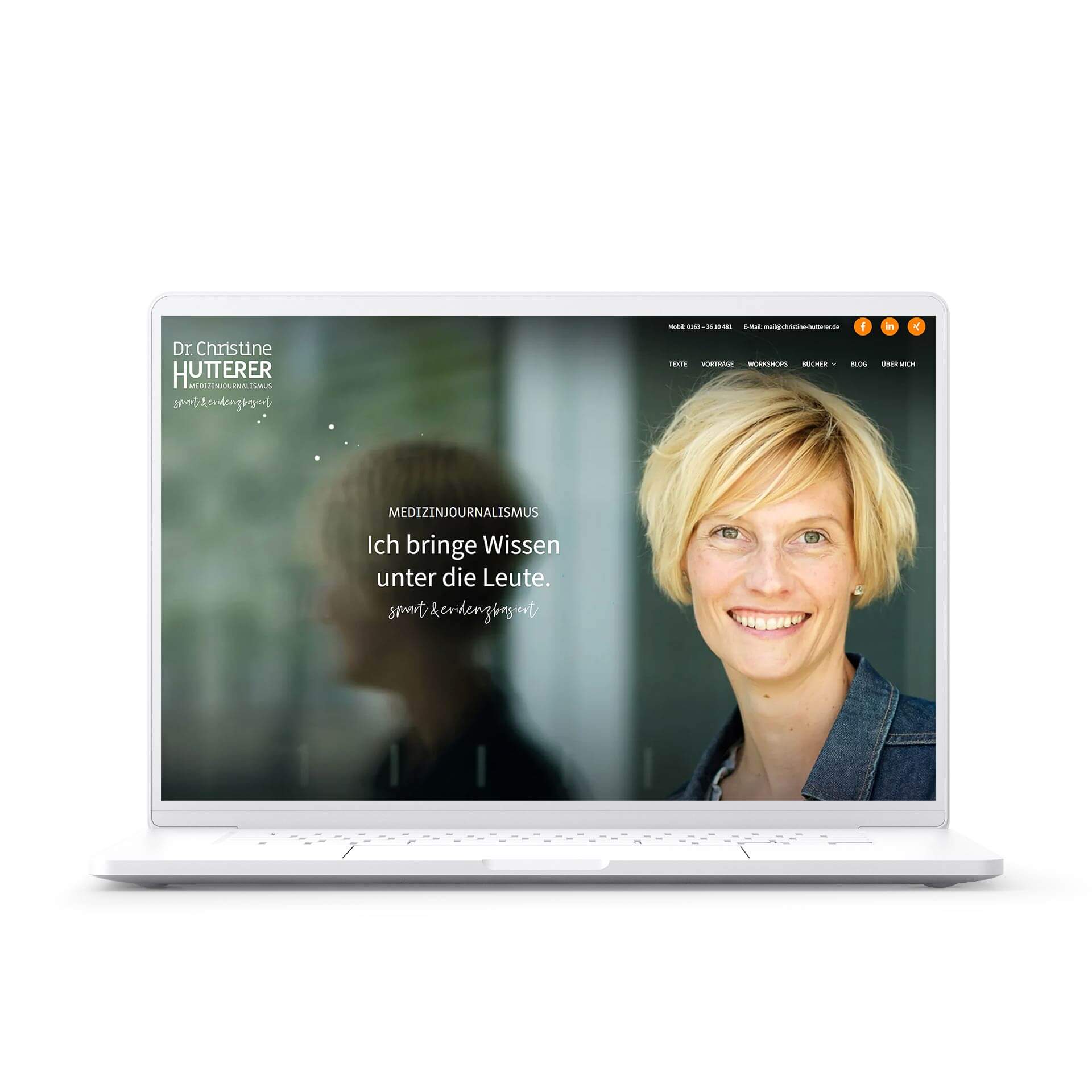 Laptop mit der Startseite von Christine Hutterer